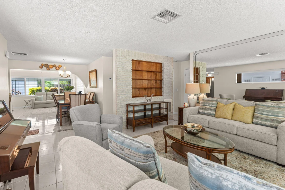 Photo of 245 Greenbriar Drive