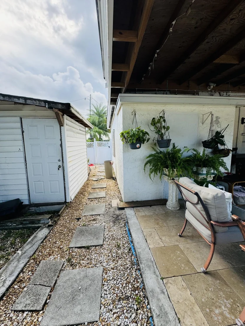 Photo of 1884 Kirk Rd
