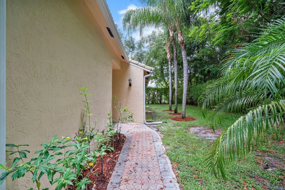 Photo of 6337 Jackson Lane