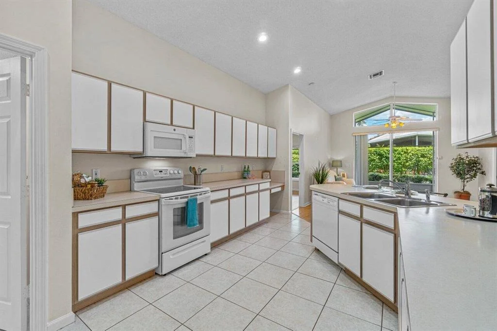 Photo of 8069 Palm Gate Drive