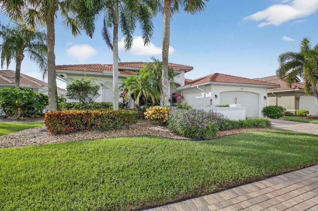 Photo of 9237 Isles Cay Drive