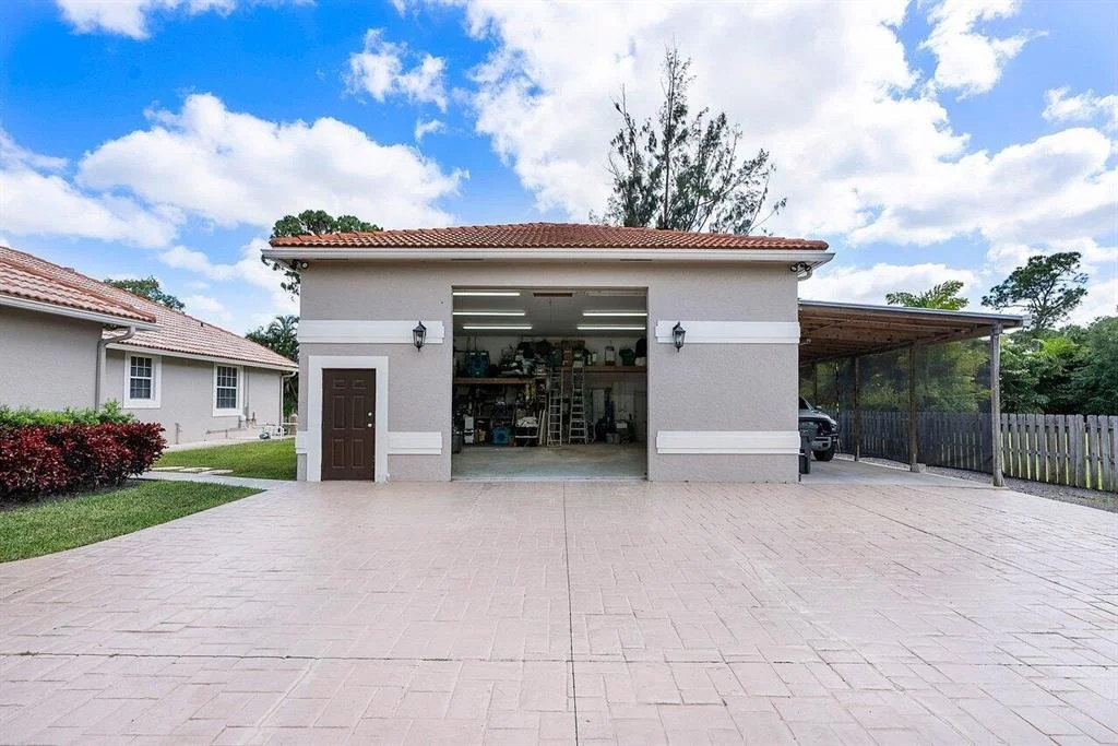Photo of 8360 Arrowhead Drive