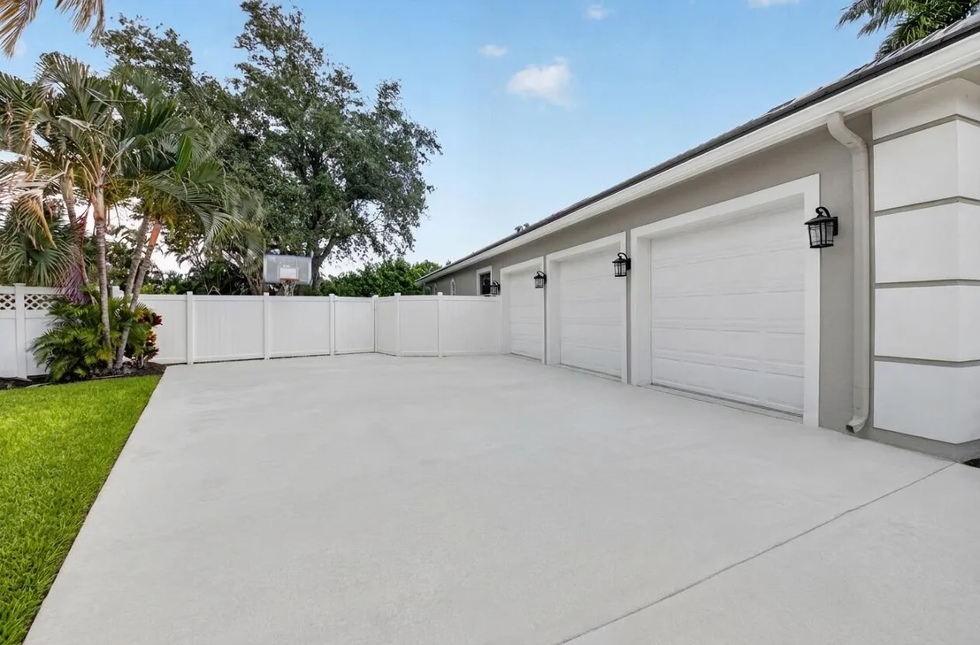 Photo of 4880 Glenn Pine Lane