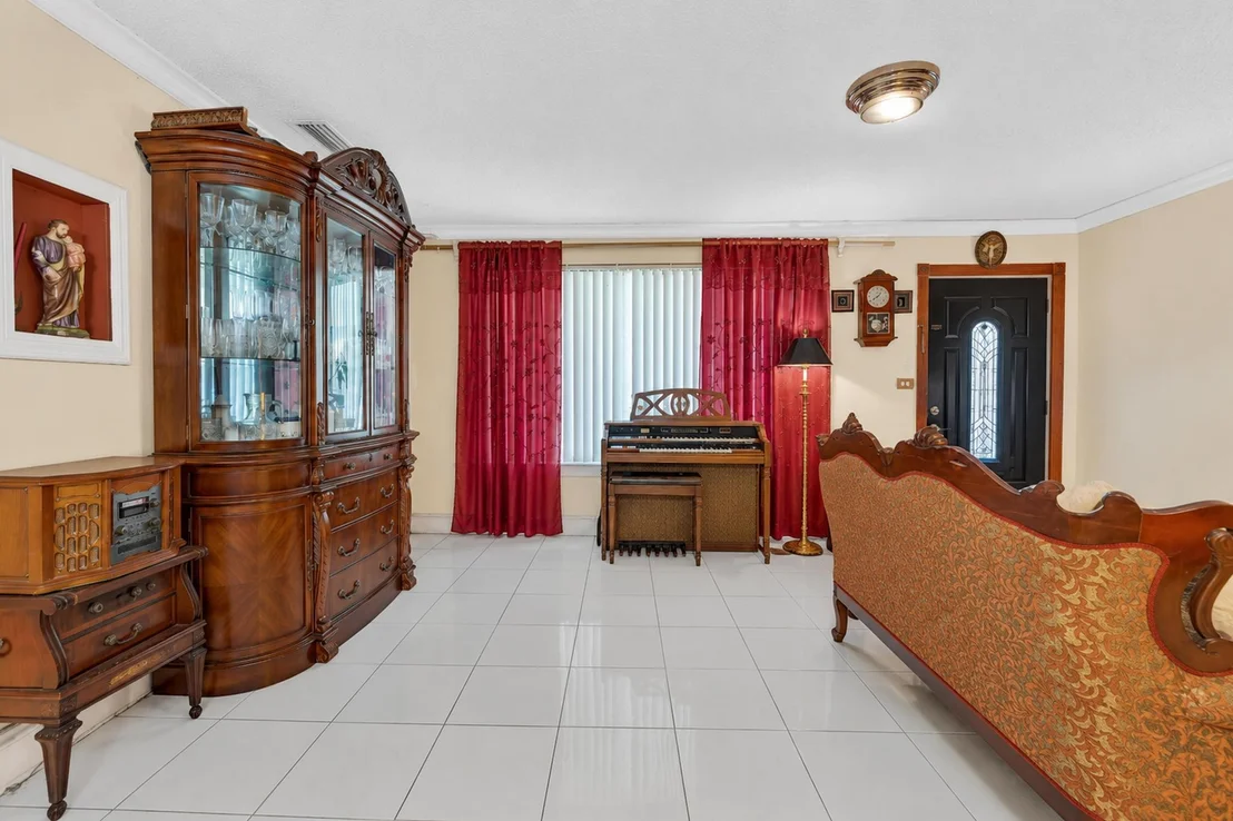 Photo of 2131 Acapulco Drive