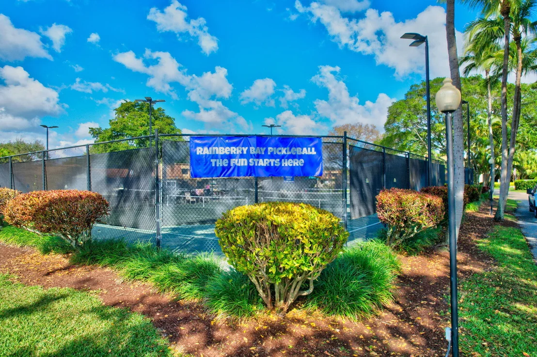 Photo of 2925 Riviera Drive