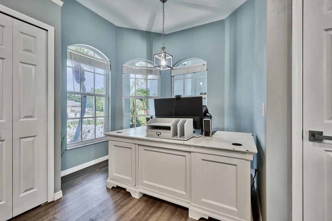 Photo of 4044 57th Terrace