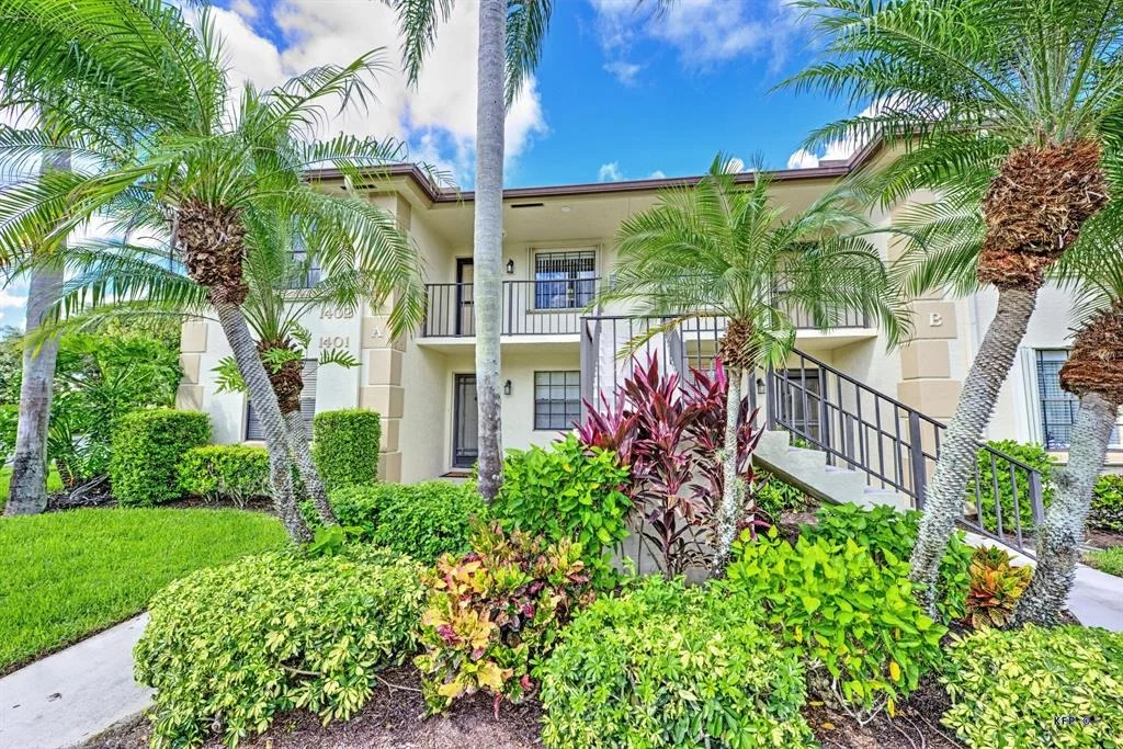 Photo of Unit A at 1402 Pinecrest Circle