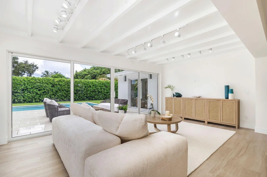 Photo of 7926 Pine Tree Lane