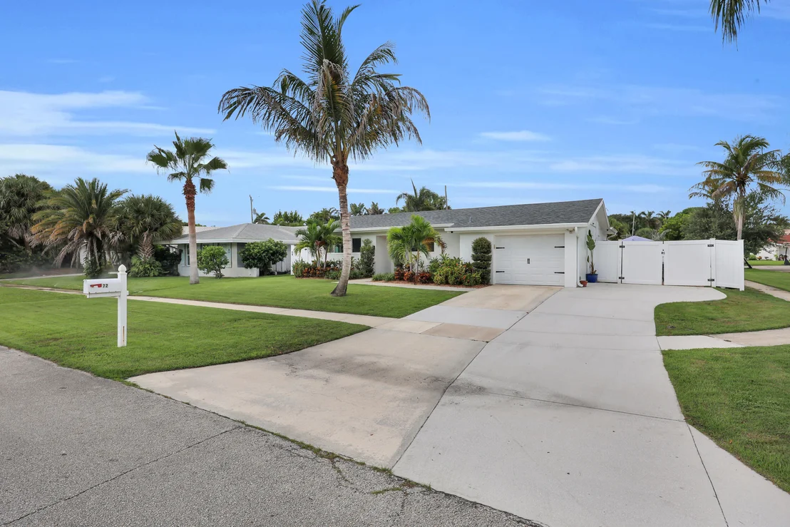 Photo of 72 WILLOW Road