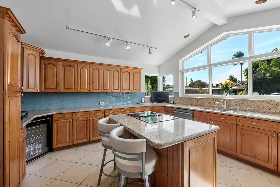Photo of 731 SE 4th Avenue