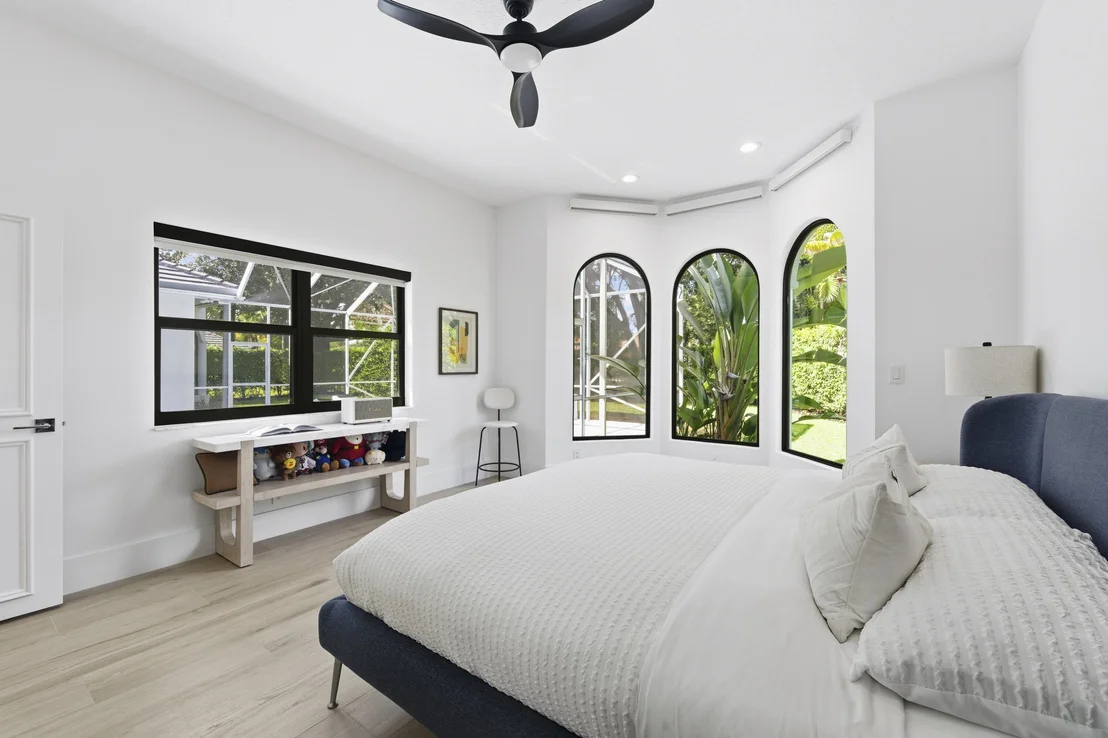 Photo of 2557 Seminole Circle