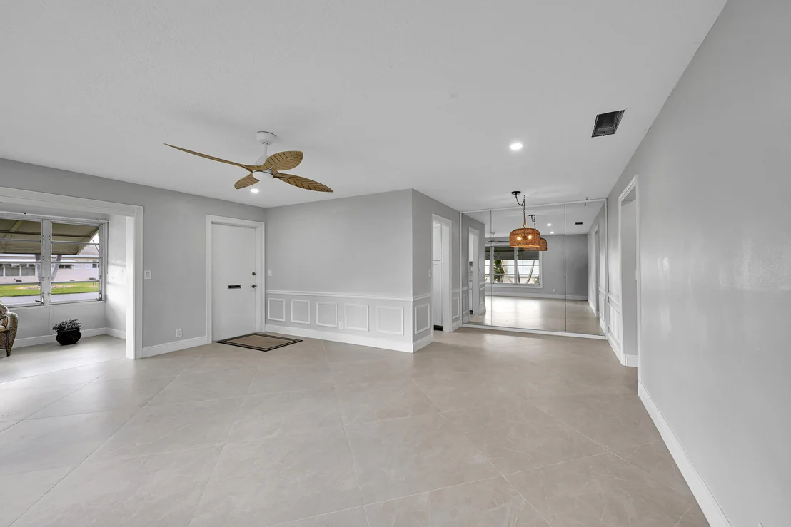 Photo of Unit D at 285 Main Boulevard