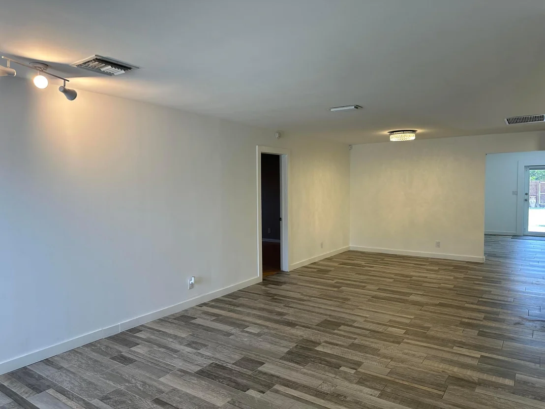 Photo of 528 Date Palm Drive