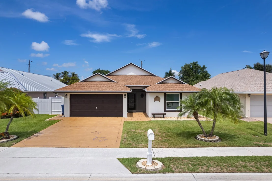 Photo of 145 Pennock Landing Circle