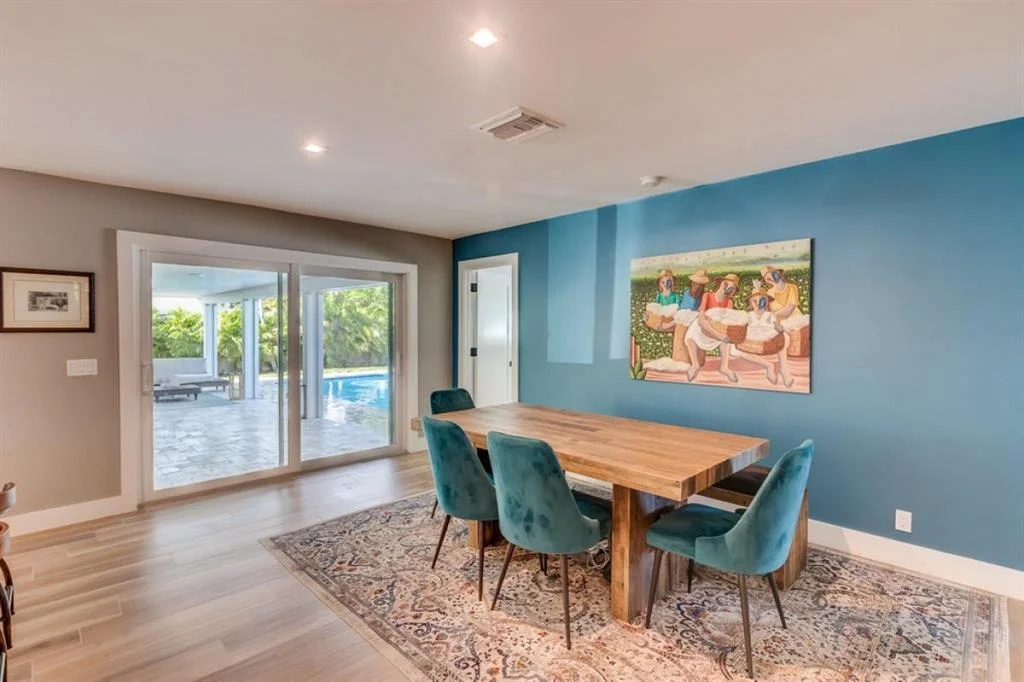 Photo of 611 Sunshine Drive