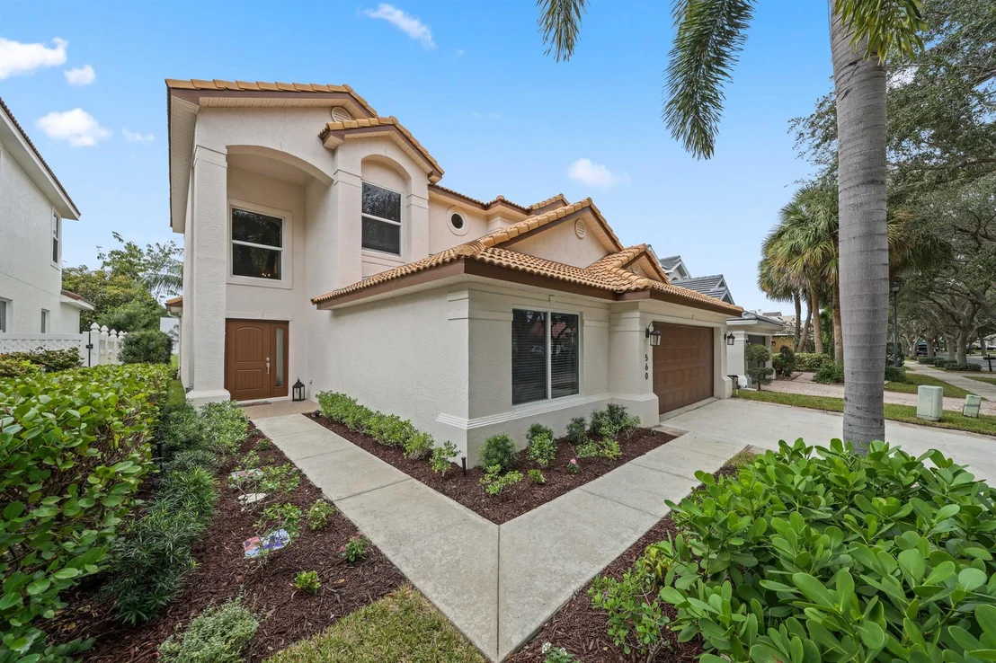 Photo of 560 Anchor Point