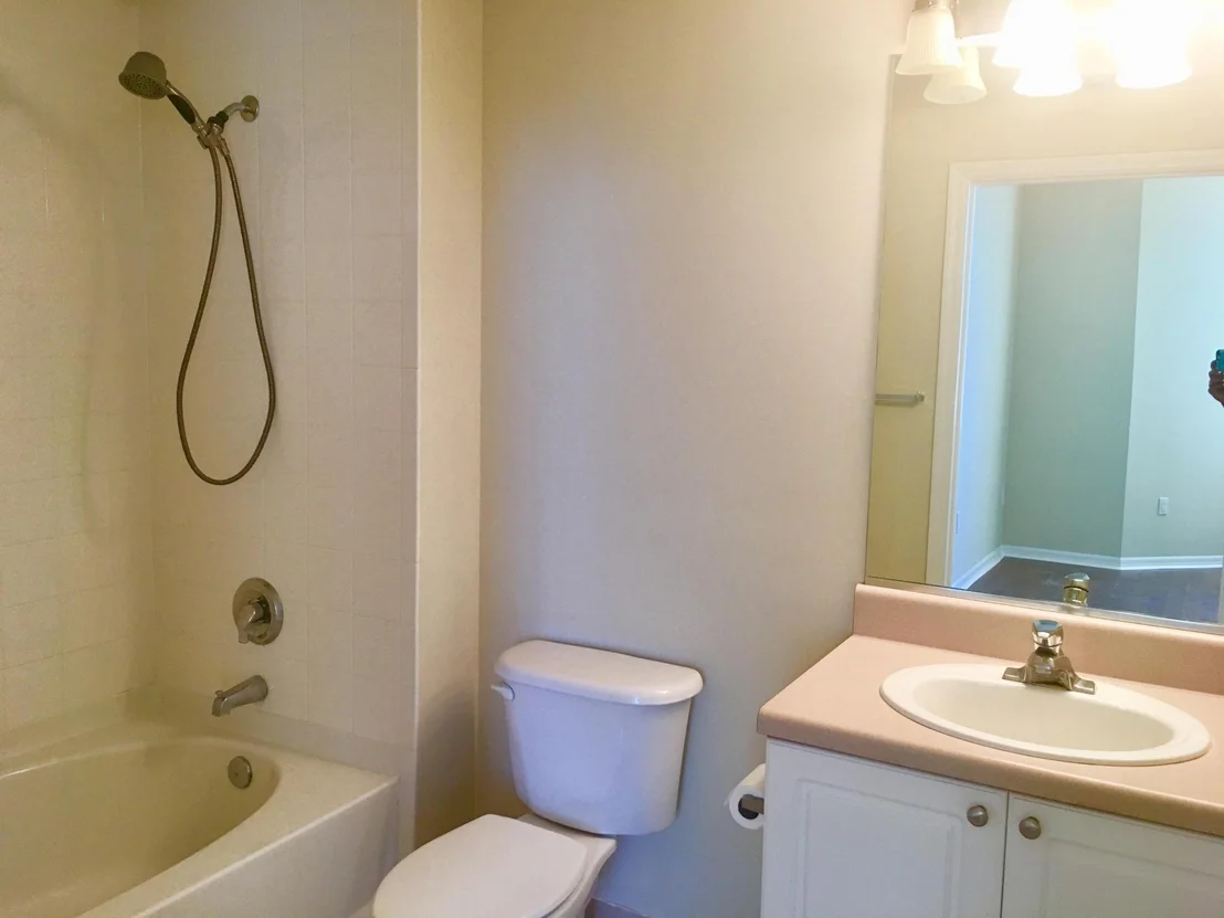 Photo of Unit 607 at 255 Evernia Street