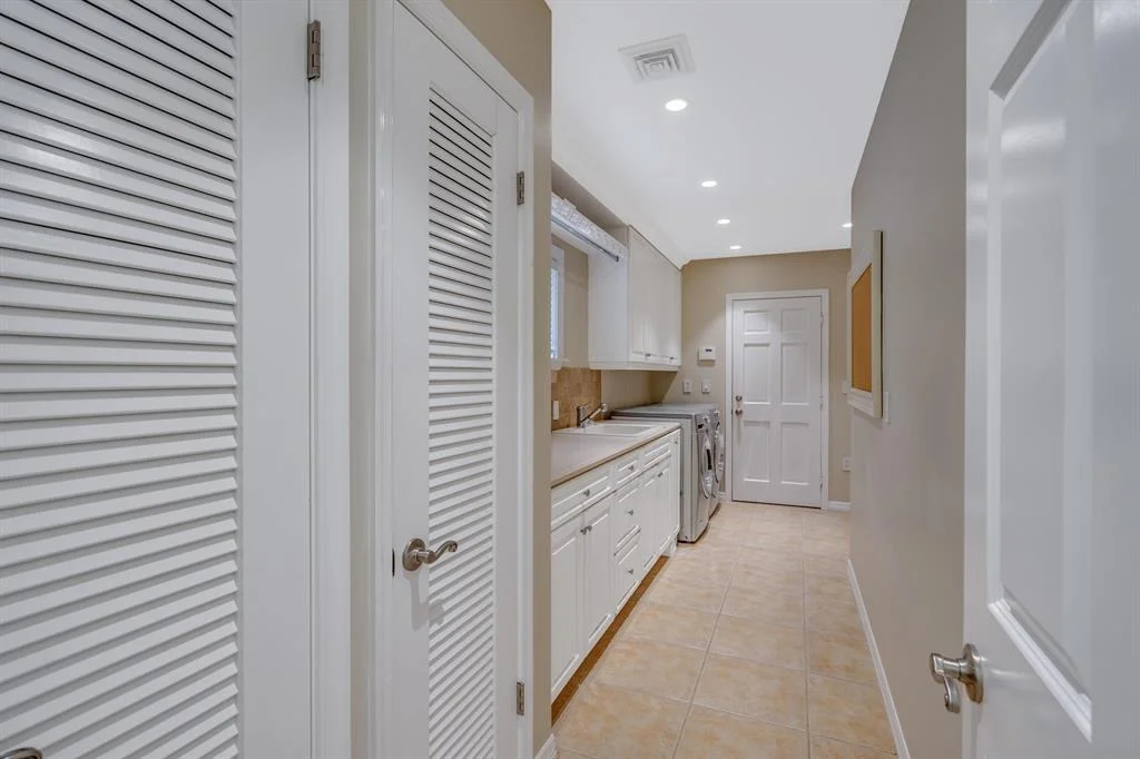 Photo of 744 Peachtree Lane