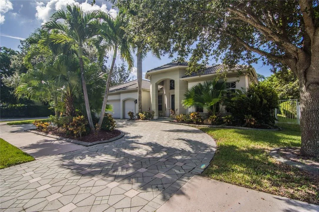 Photo of 8006 N Savannah Circle