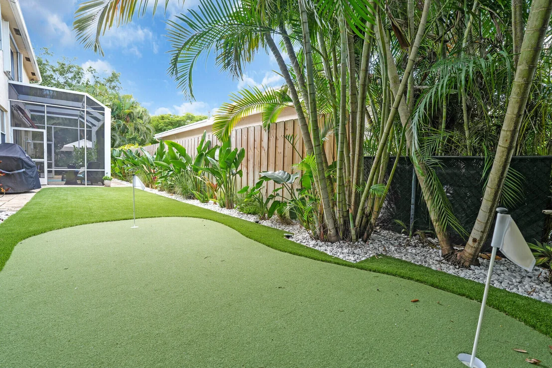 Photo of 471 Oriole Point