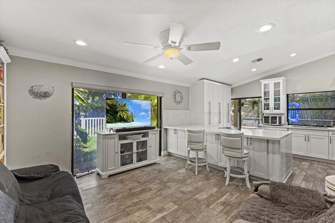 Photo of 21665 Sutters Lane