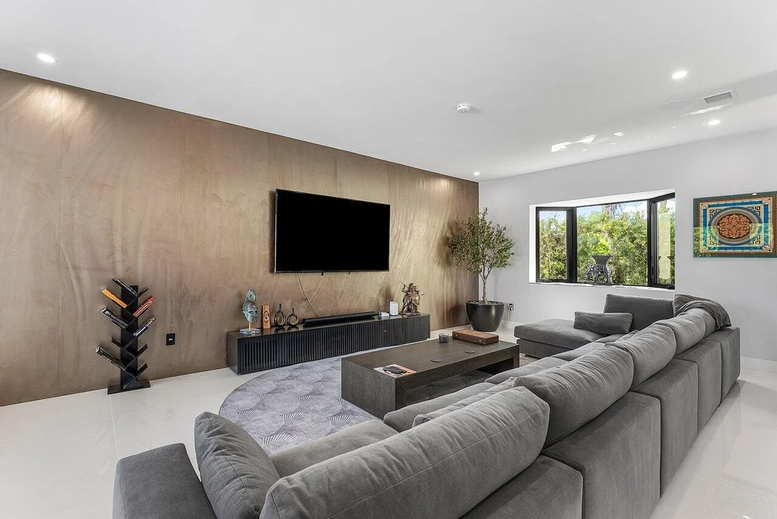 Photo of 8387 Sawpine Road