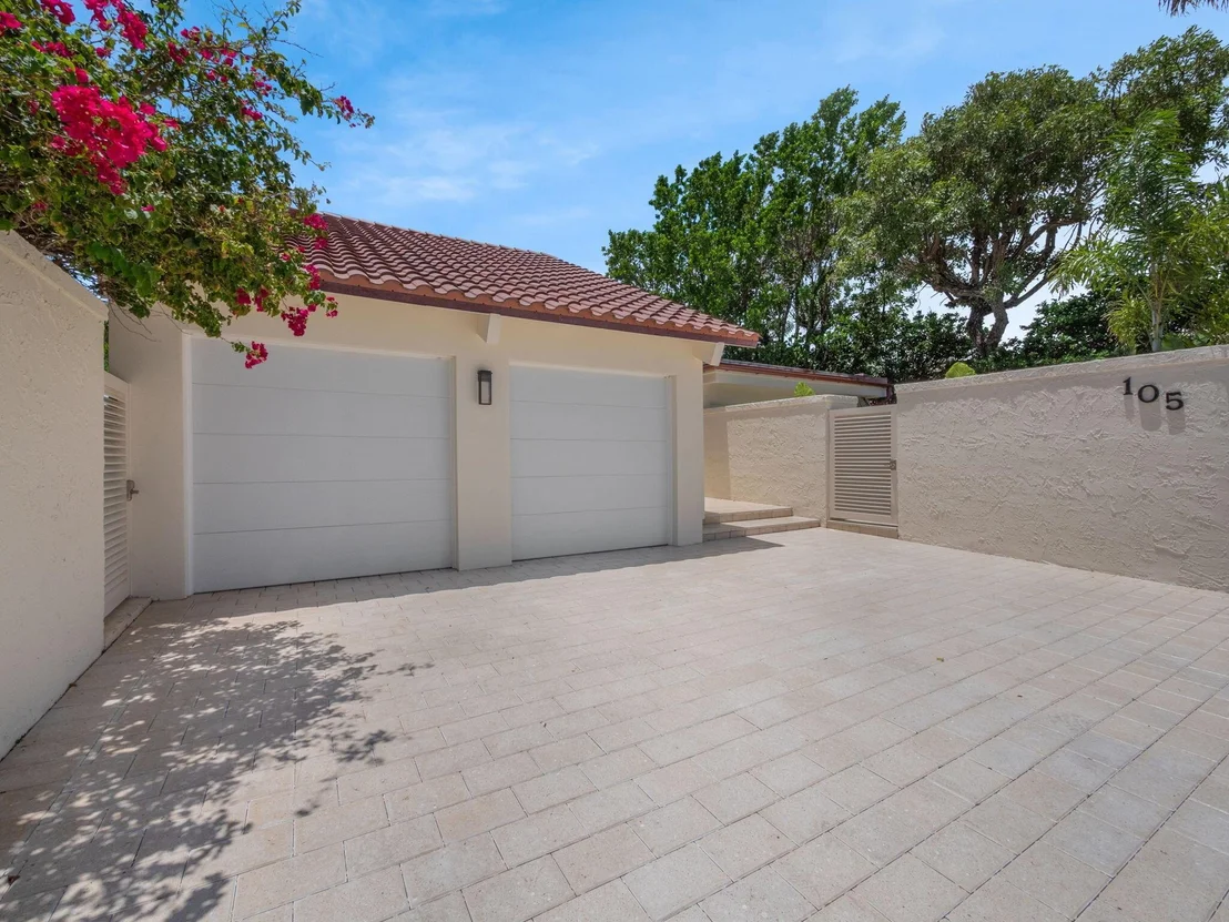 Photo of 105 W Bonefish Circle