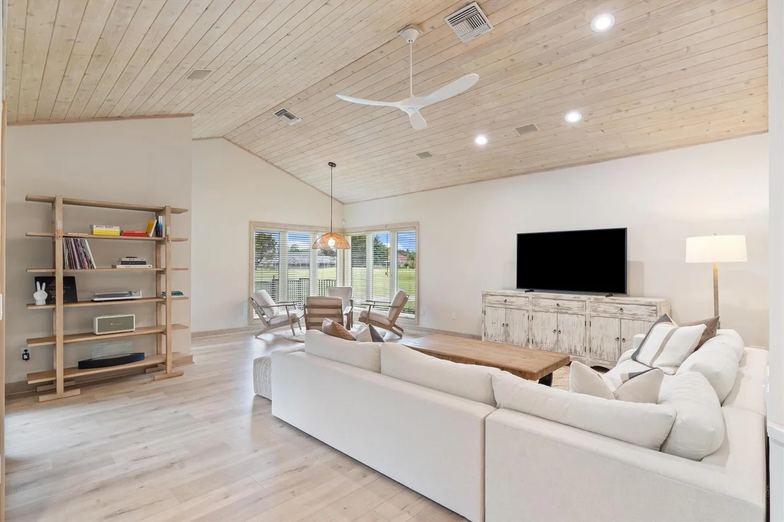 Photo of 121 Turnberry Drive
