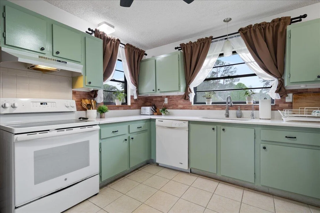 Photo of 12809 Sunset Boulevard