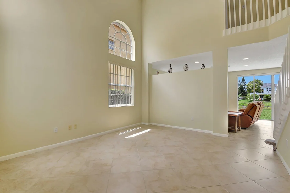 Photo of 6034 Oak Bluff Way