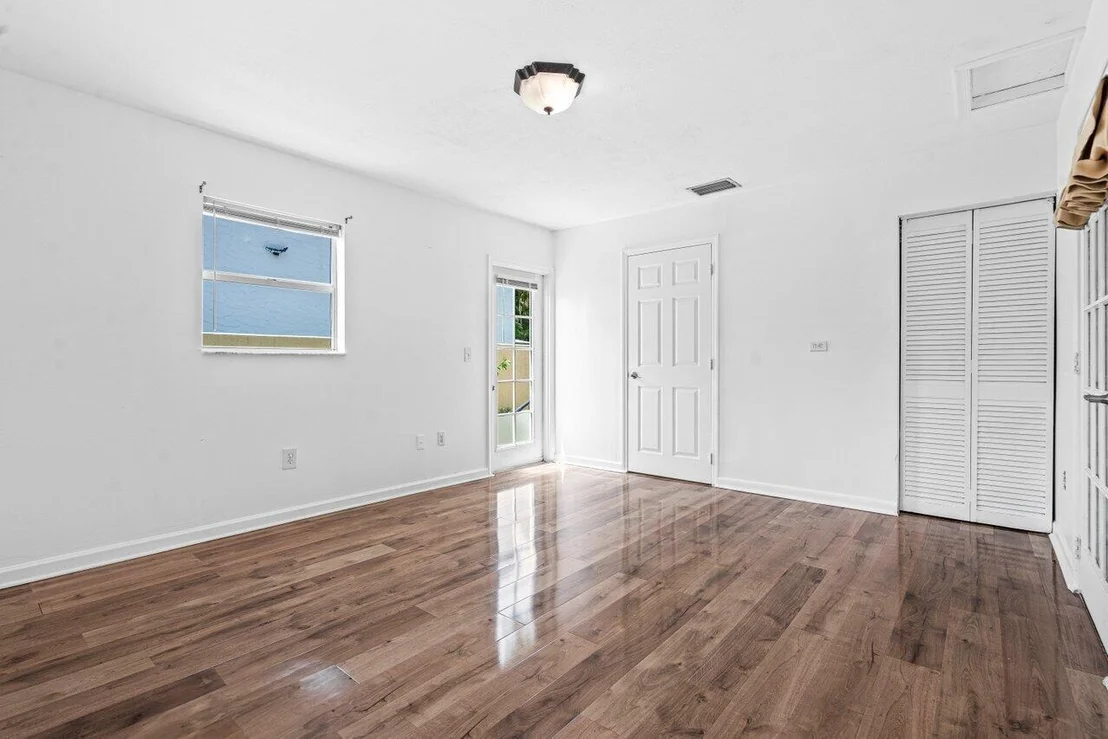 Photo of 249 NW 4th Diagonal