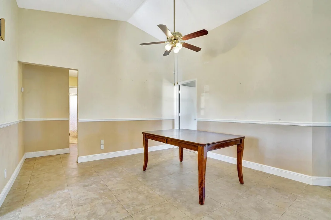 Photo of 5041 Rosen Boulevard