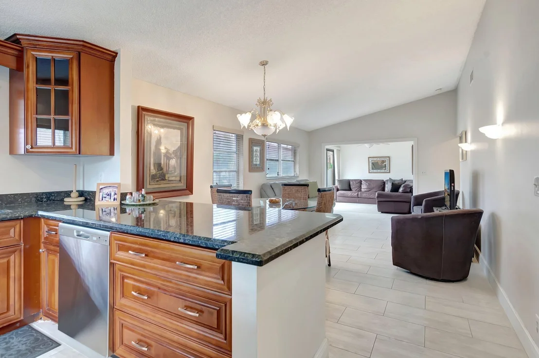 Photo of Unit C at 8081 Springtree Road