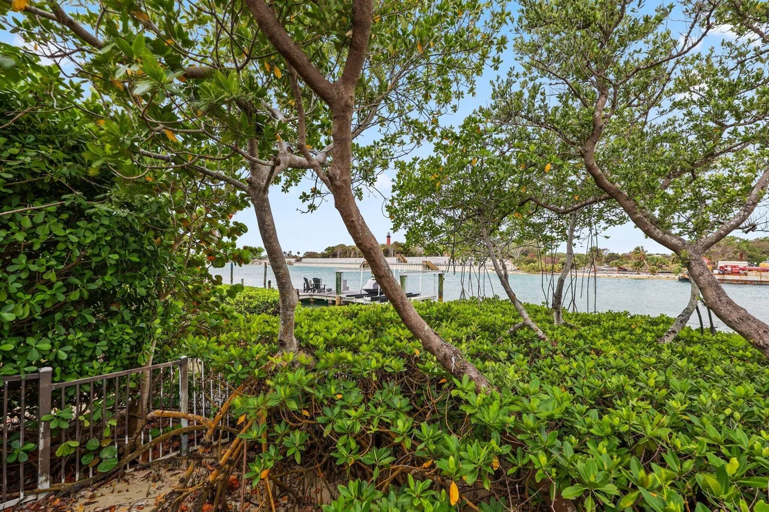 Photo of 122 Lighthouse Drive