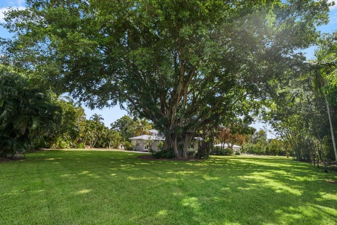 Photo of 920 Hibiscus Lane