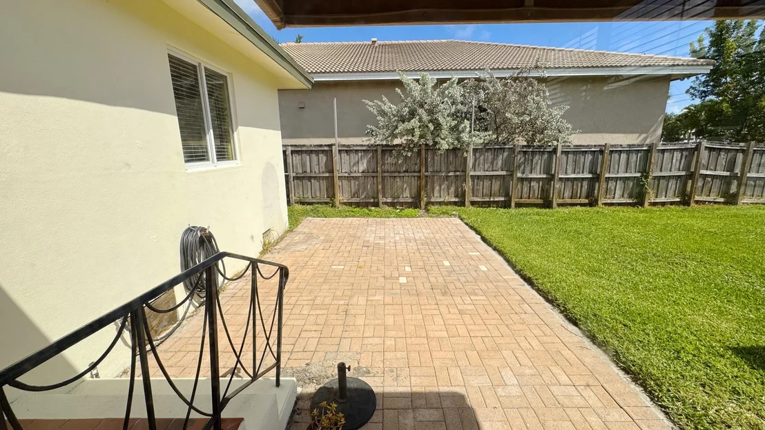 Photo of 222 SE 2nd Terrace