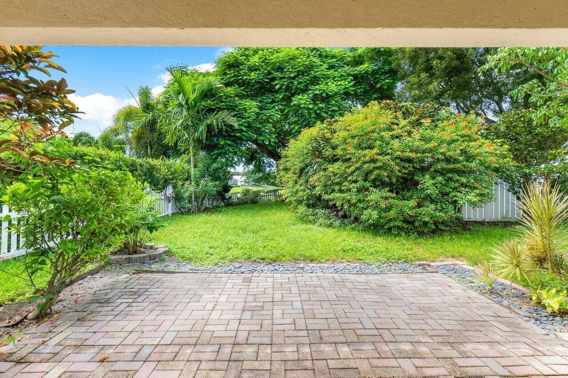 Photo of 542 Canoe Point