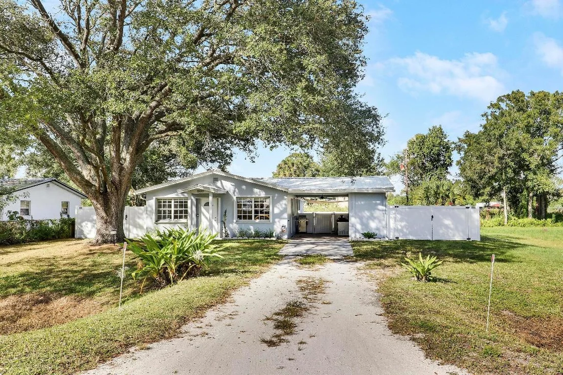 Photo of 1002 NW 7th Street