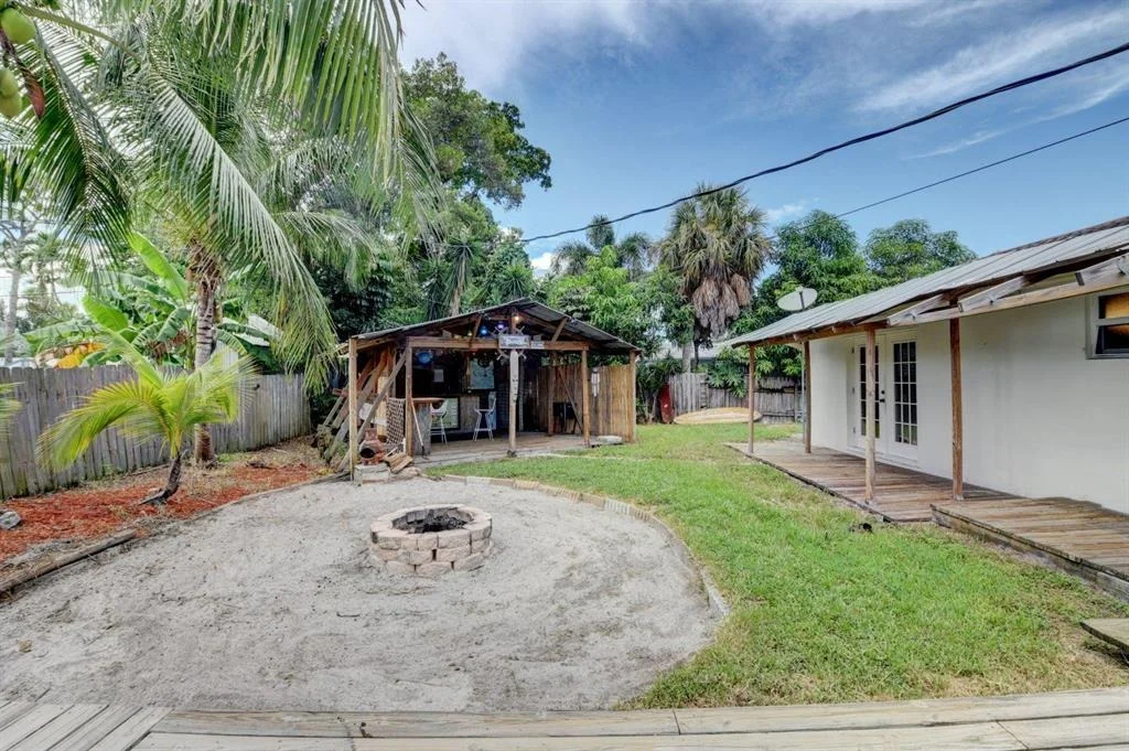 Photo of 15385 Monroe Road