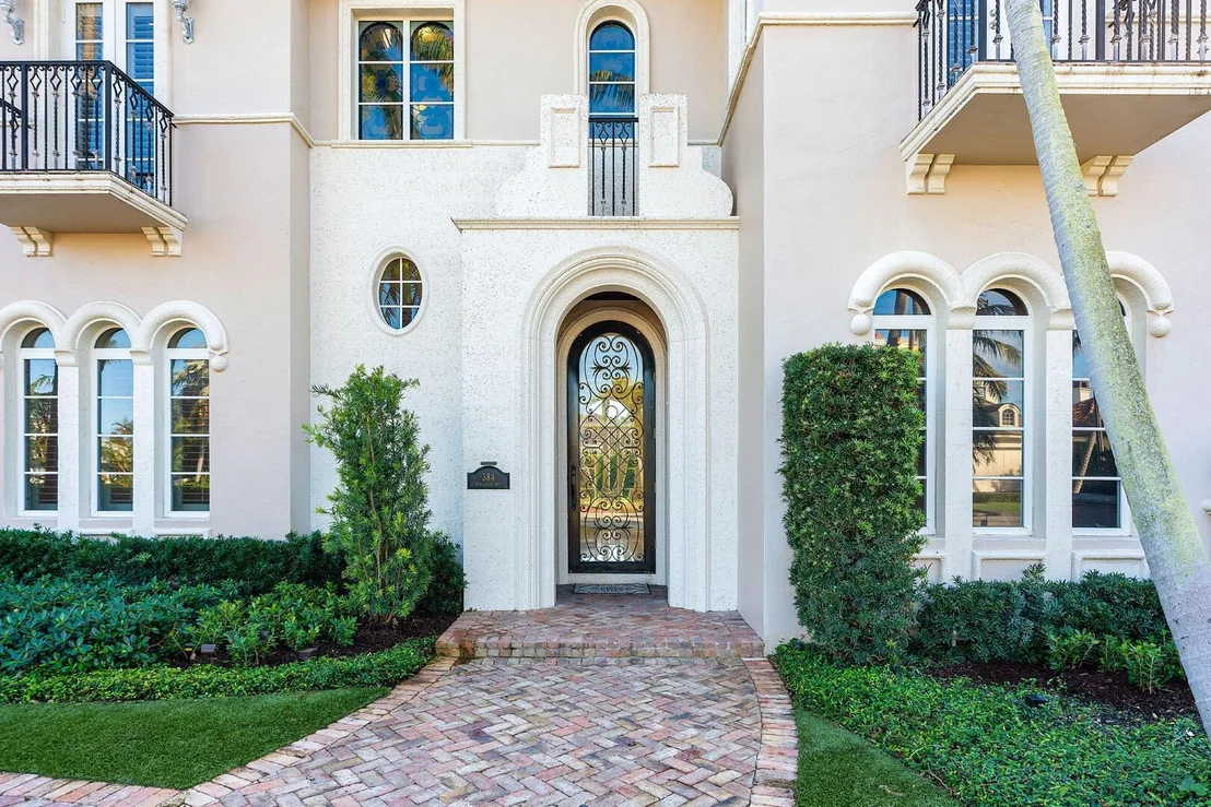 Photo of 384 Royal Palm Way