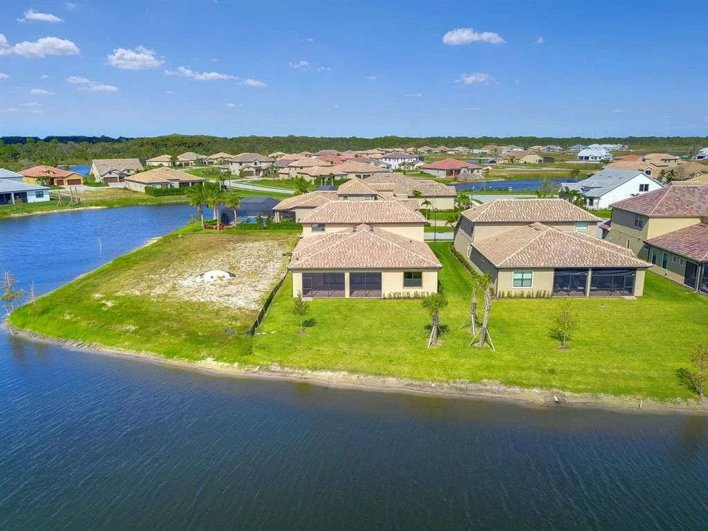 Photo of 213 Alcove Point Lane