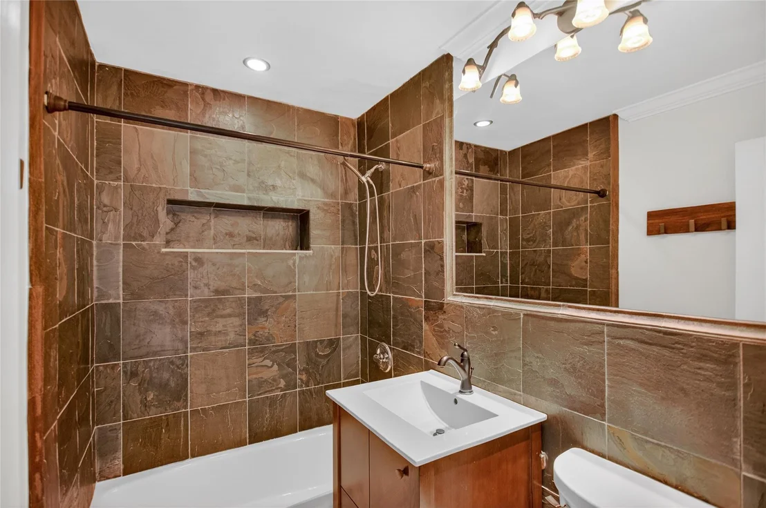 Photo of 601 SE 5th Terrace