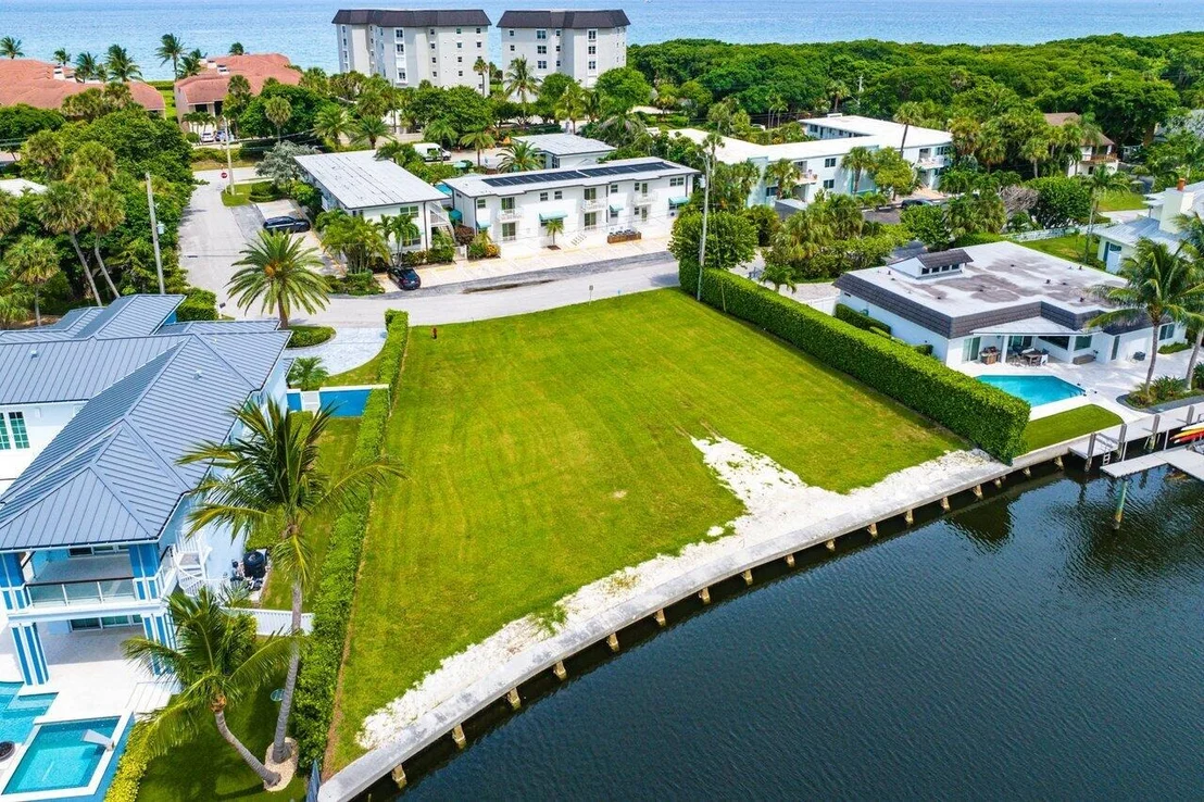 Photo of 51 River Drive