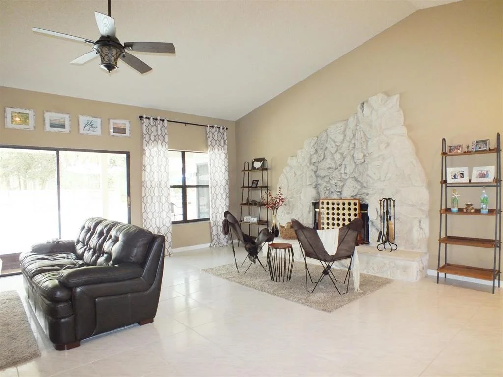 Photo of 115 Laurel Way