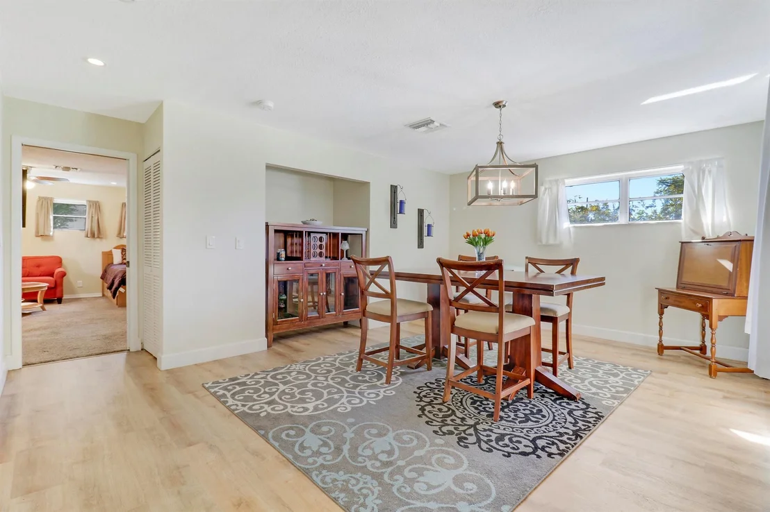 Photo of 2867 Oak Drive