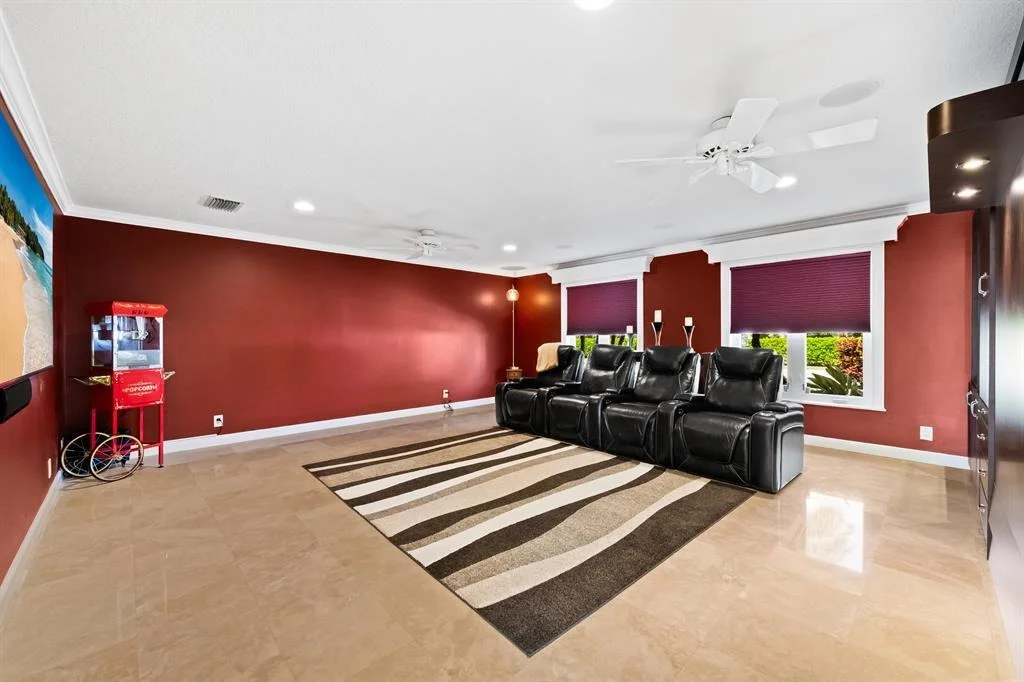 Photo of 2600 NE 33rd Street