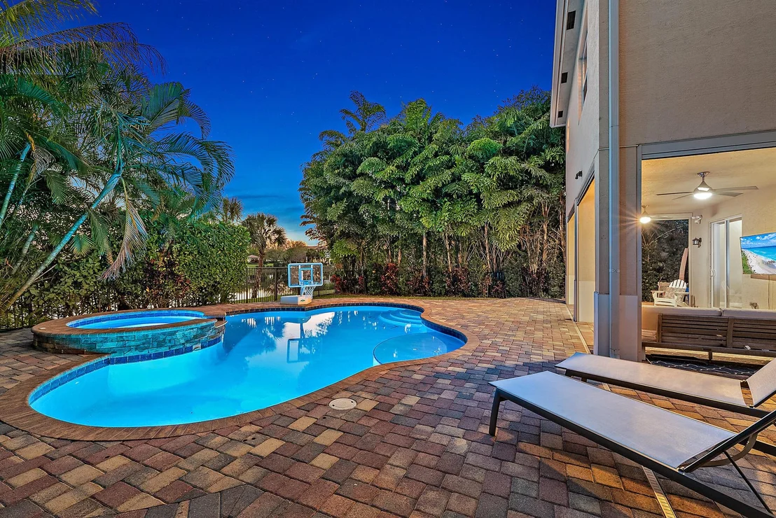 Photo of 110 Crab Cay Way