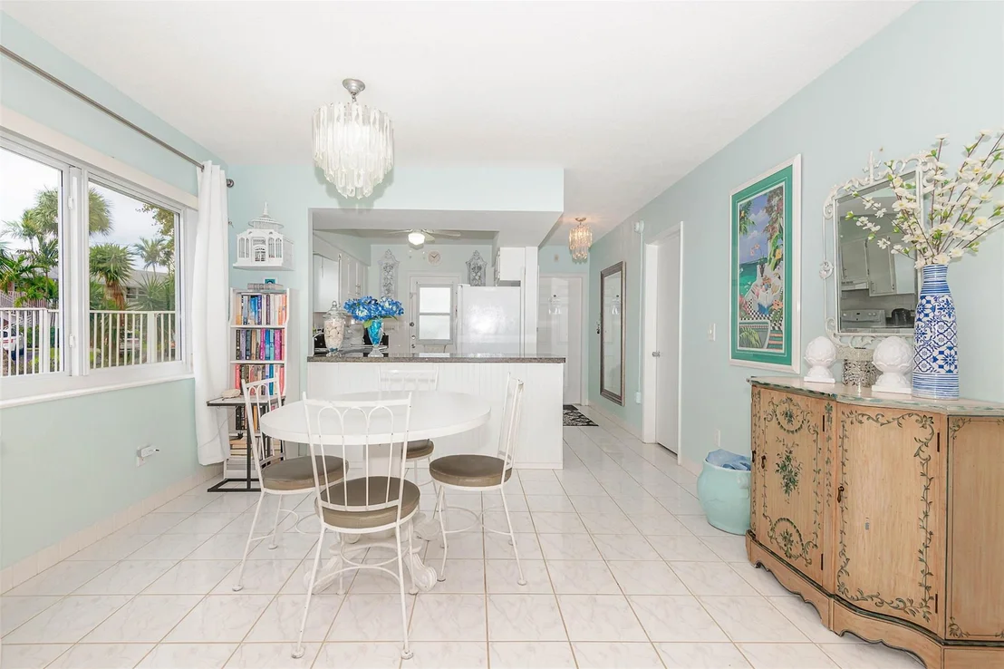 Photo of Unit 1 at 801 Pine