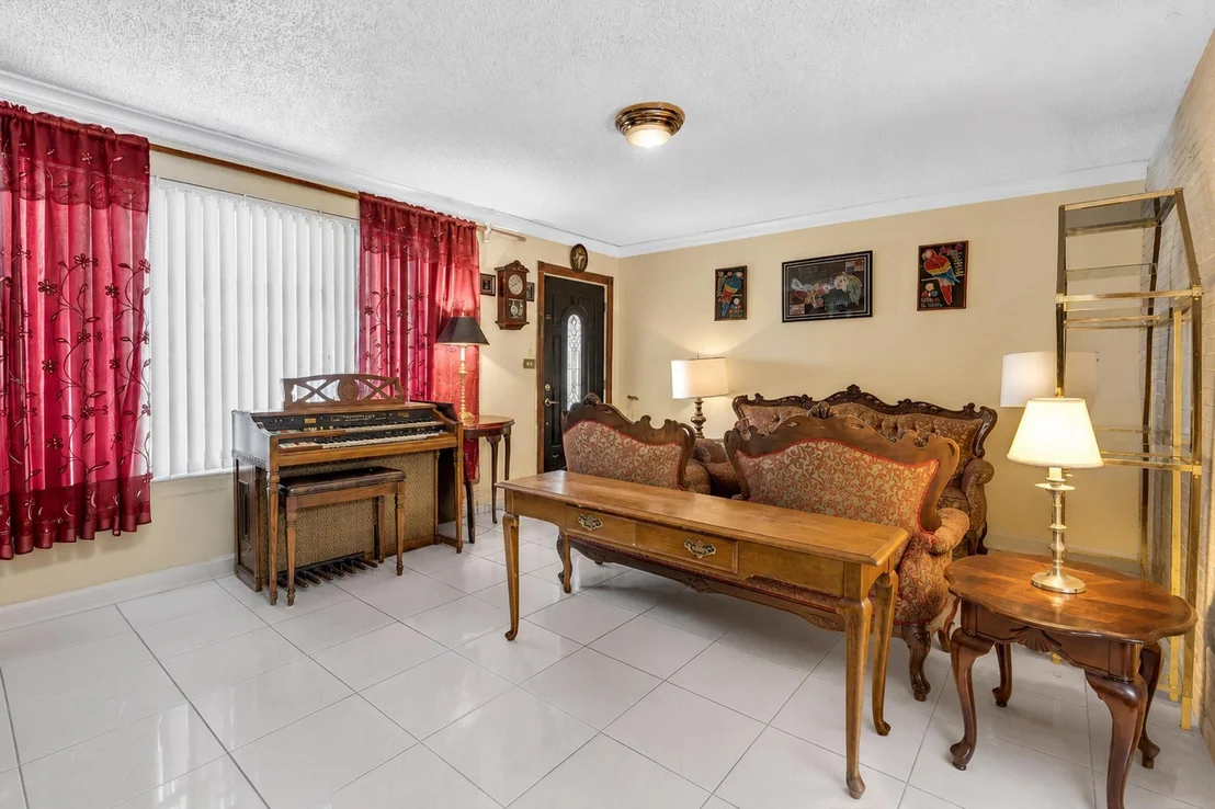 Photo of 2131 Acapulco Drive