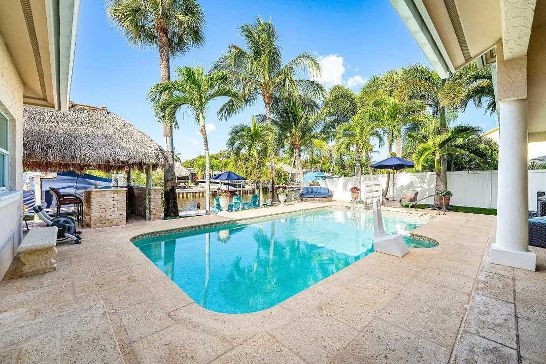 Photo of 906 Dolphin Drive